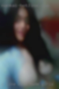 I like a curvy with nude girls lady with a strong mind.